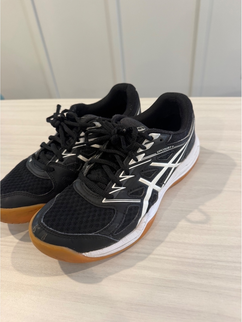 ASICS Upcourt 4 Black White Indoor Court Volleyball Shoes Women's 6.5 1072A055